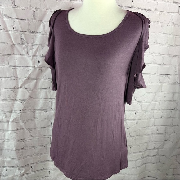 NWT Annabelle boutique ruffle detail Cold shoulder top feminine minimalist Plum - Picture 2 of 11
